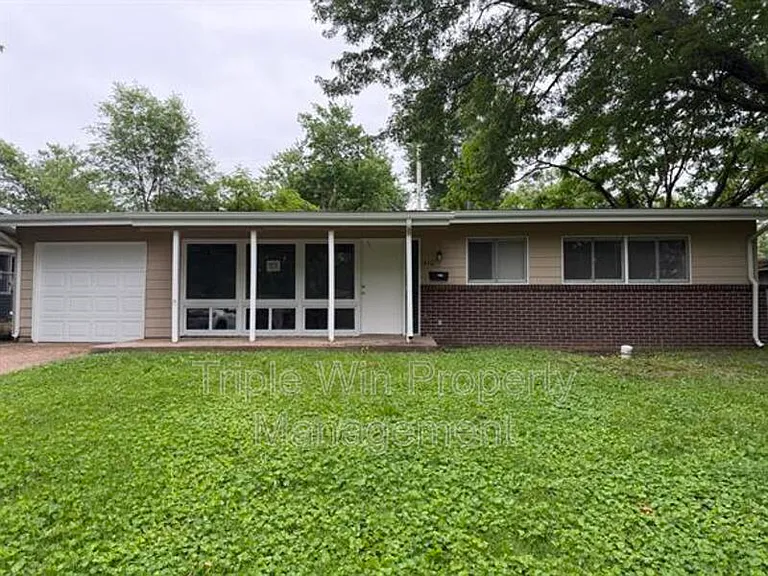 410 Ridge Dr — Photo 2