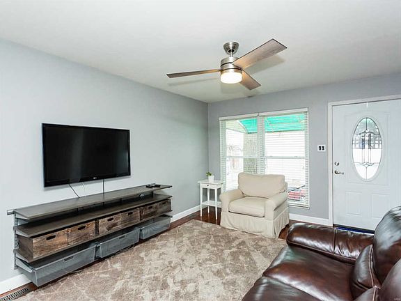 5th image of 305 Krauss St