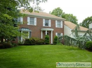29 Stratford Dr, Somerset, NJ 08873