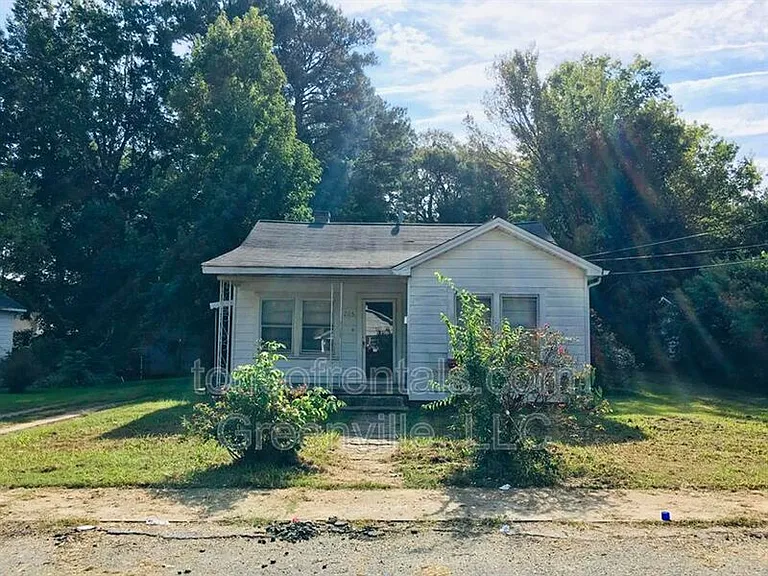 205 Curry St — Photo 1