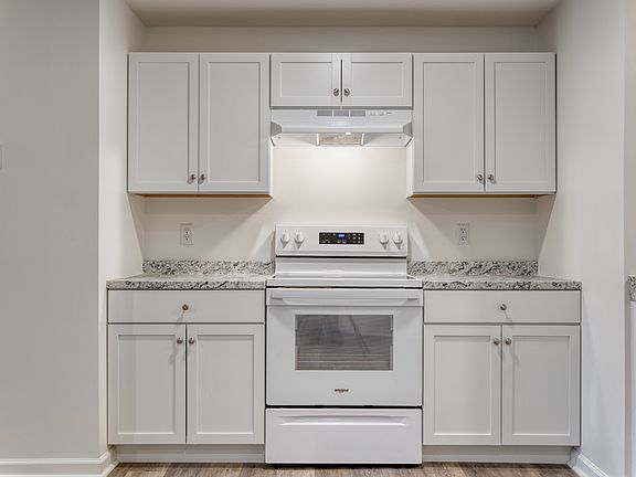 2nd image of 356 N Charlotte St #3
