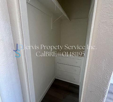 4th image of 5437 Maywood Ave #2