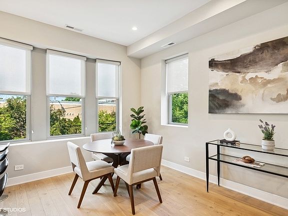 4th image of 1351 N Damen Ave #201