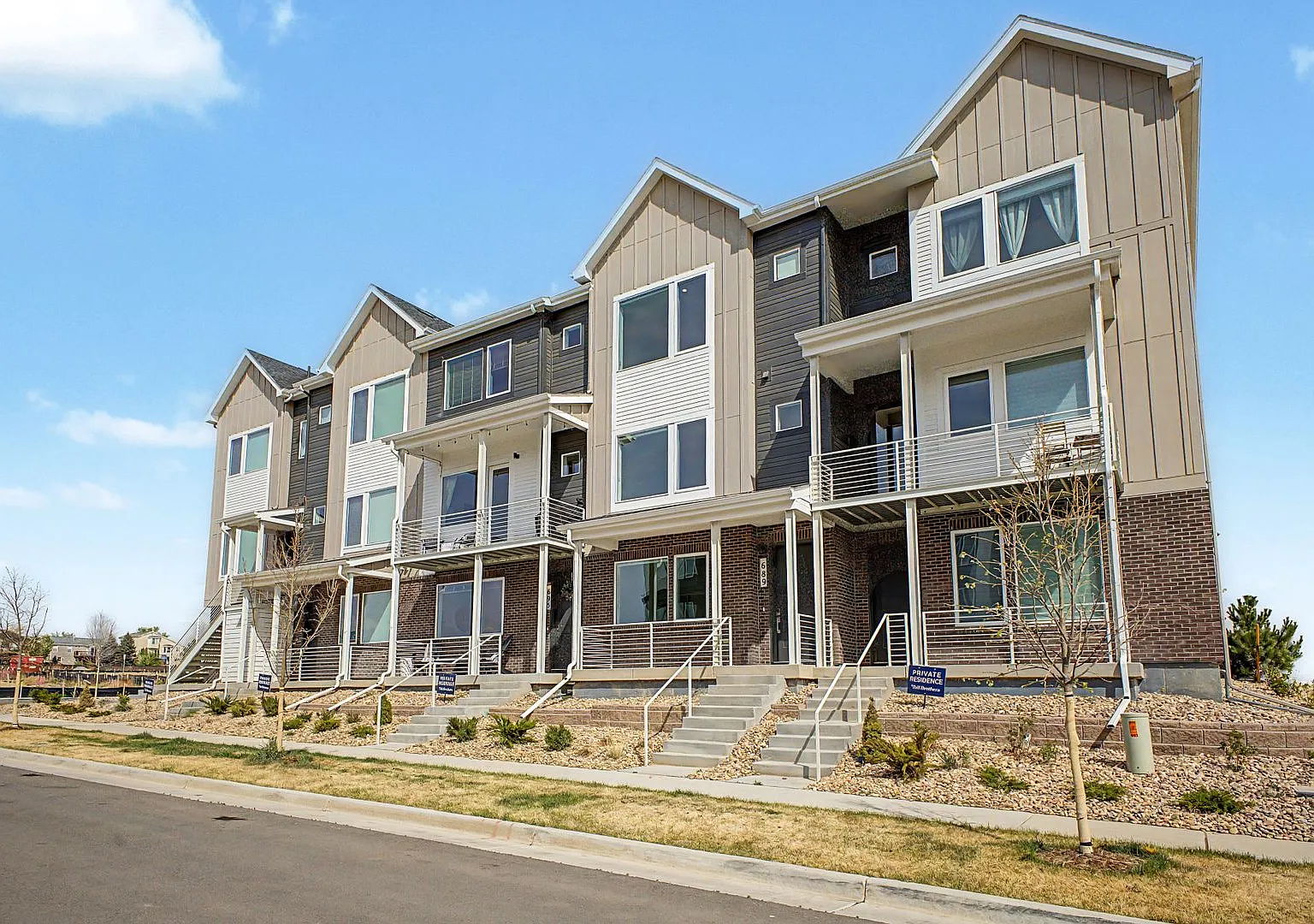 Brand-new townhome for rent in the heart of Erie Town Center — Photo 3