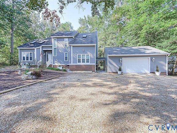 3rd image of 3535 Hilton Dr