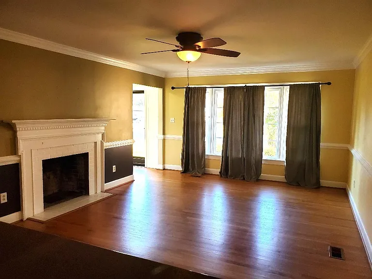 1601 Hopkins Dr — Photo 7