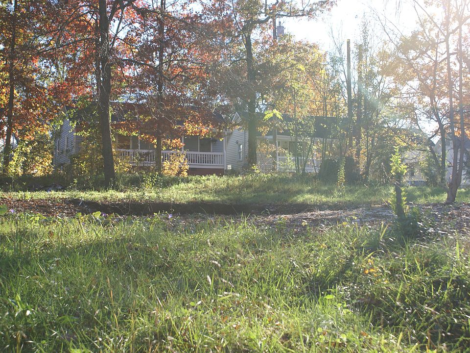 2nd image of 203 Northwood Circle