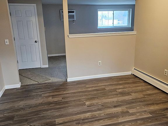 4th image of 176 Robert Dr #1