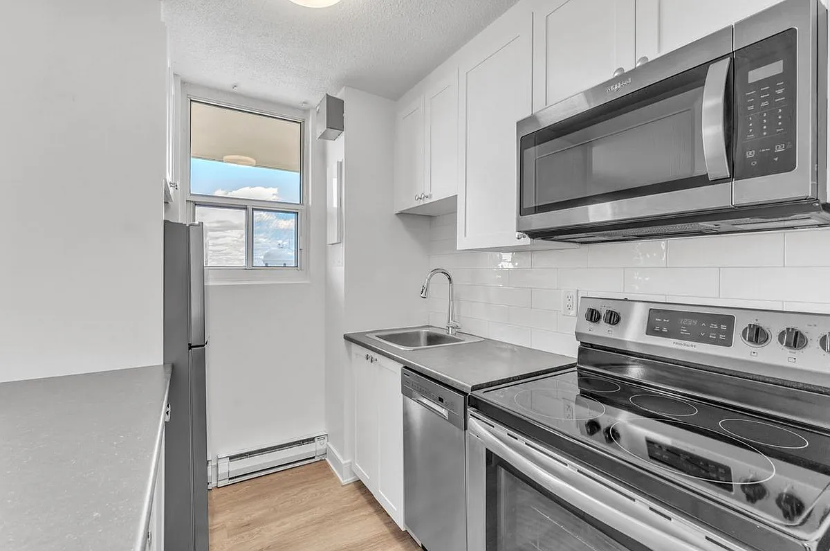 175 Park Street — Photo 1