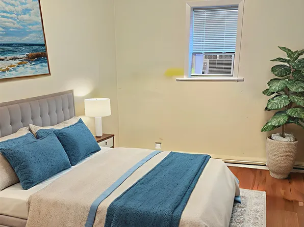 374 Summit Avenue image 7 of 18