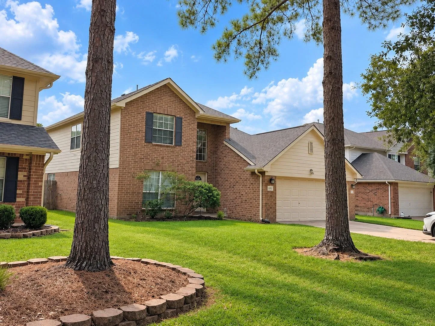 4 bed, 2.5 bath, 2149 sqft, $2,475 — Photo 2