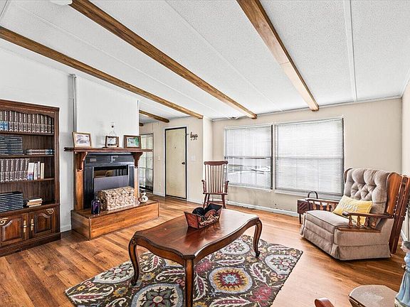 3rd image of 156 Barker Cir