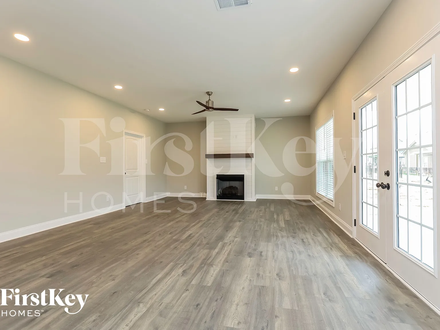 3 bed, 2.5 bath, 1840 sqft, $2,035 — Photo 2
