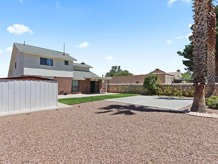 1861 Sonoma Pl — Photo 35
