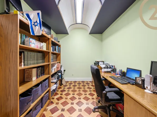 2723 Avenue P image 15 of 28