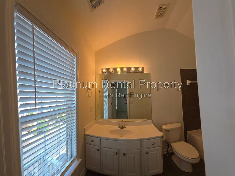 221 Balaban Cir — Photo 79