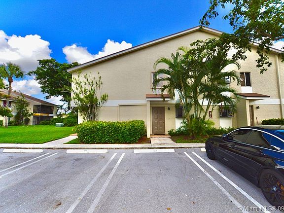 4th image of 612 Gardens Dr APT 103