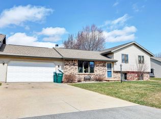 2704 W Glenwood Dr, Appleton, WI 54914