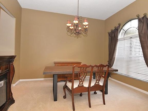 3rd image of 395 Baymoor Way