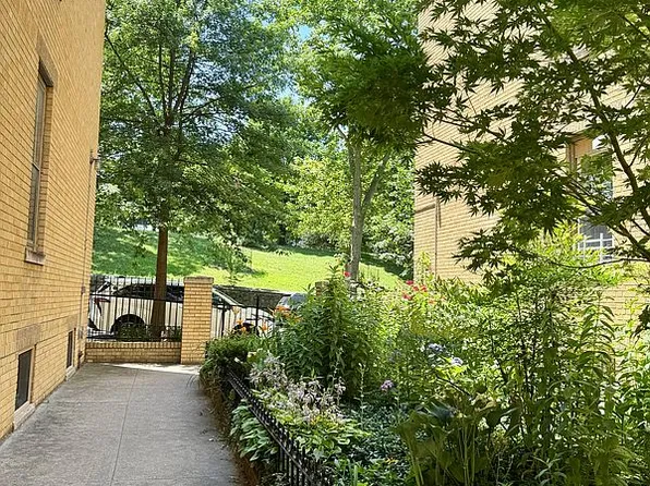 561 41st St APT 2C, Brooklyn, NY 11232