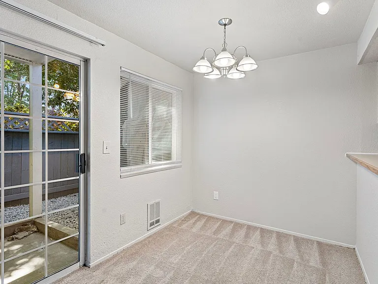 Heron View Apartment Homes — Photo 10
