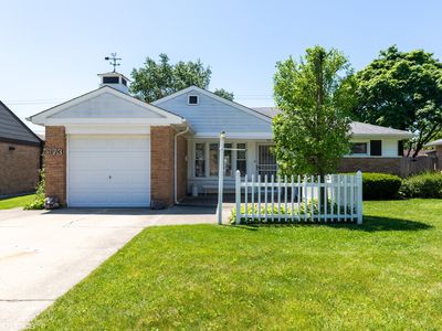 673 E Thacker St, Des Plaines, IL, 60016