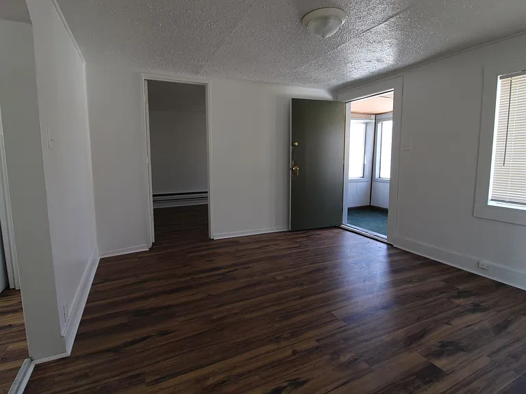 528 Torrey St — Photo 3