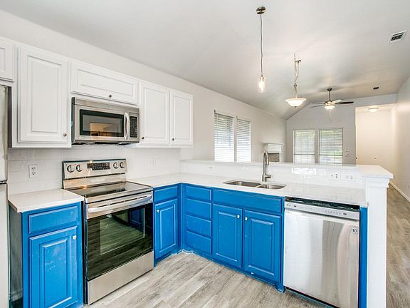 5th image of 311 Crowe Dr