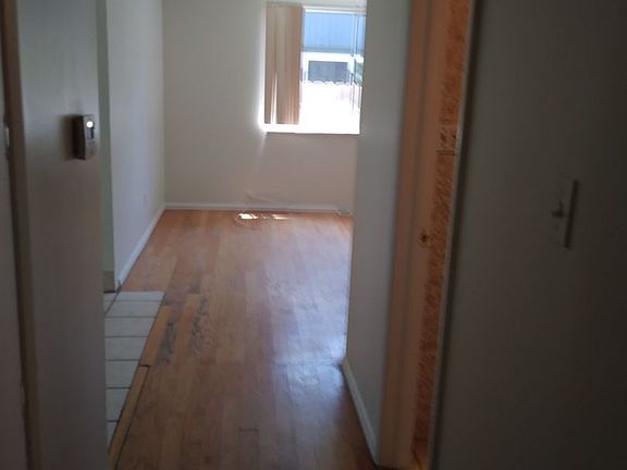 5th image of 224 S Canosa Ct #0
