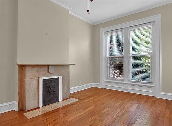 3rd image of 2120A Waverly Pl #2120