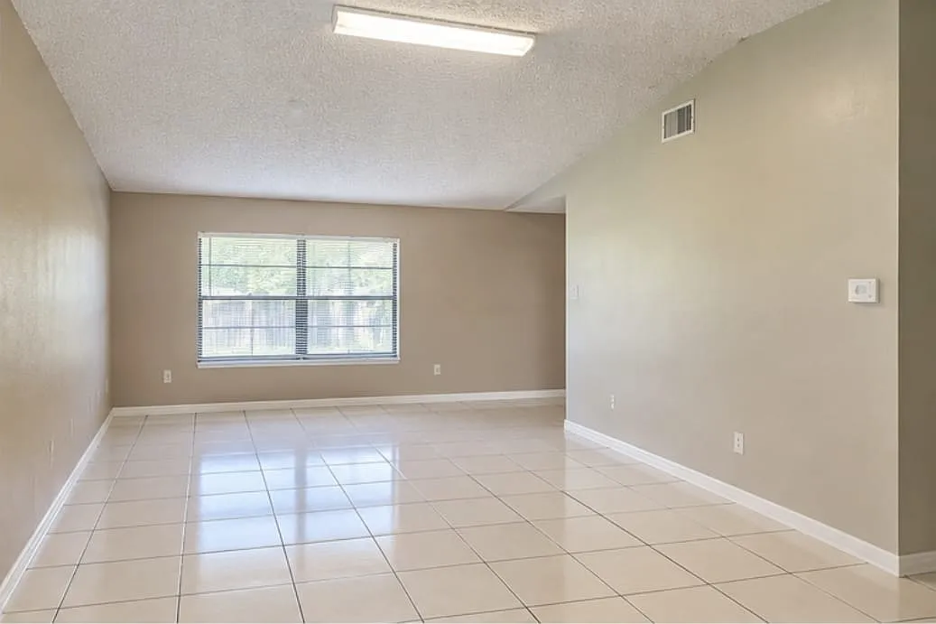 2 bed, 1085 sqft, $1,449 — Photo 3