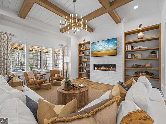 3rd image of 6091 Hog Mountain Rd