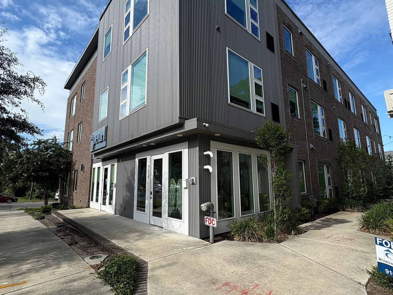 The Pearl — Photo 1