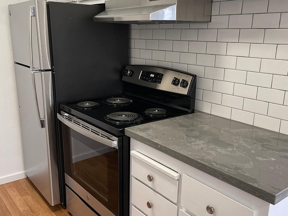 BRAND NEW STAINLESS STEEL APPLIANCES