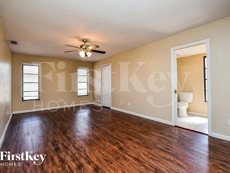 4141 SW 6th Pl — Photo 8