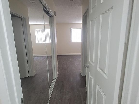 4th image of 4074 Marlborough Ave APT 8