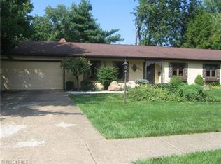 934 Red Hill Dr, Lorain, OH 44052
