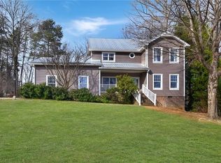 6404 Westwind Dr, Greensboro, NC 27410