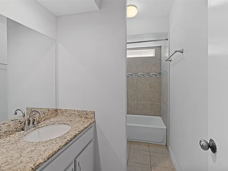 15414 Willow River Dr — Photo 17