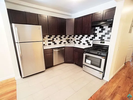 Rented by EXR | media 2