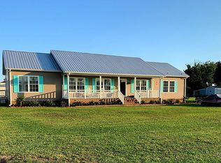 150 C St, Newport, NC 28570