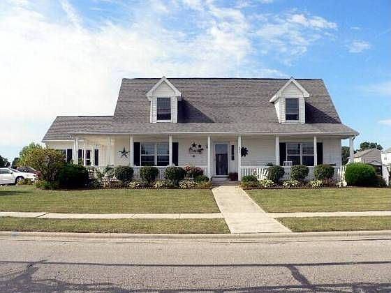 1st image of 950 Lora Lee Dr