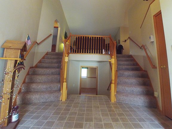 5th image of 815 2nd St NW