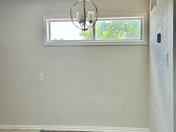 4th image of 225 N Munger Blvd #B7