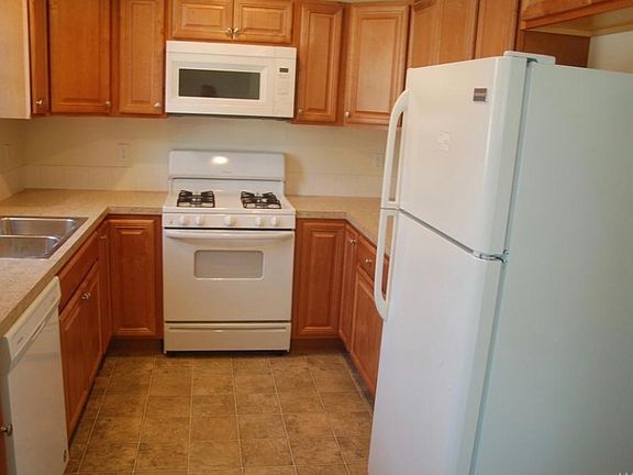 5th image of 627 S Alder St