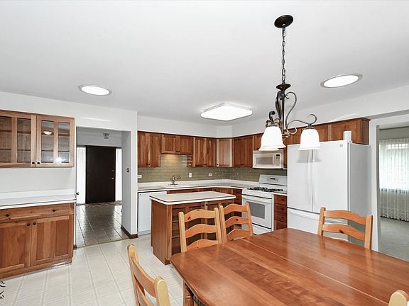 5th image of 11138 S Deerpath Ln