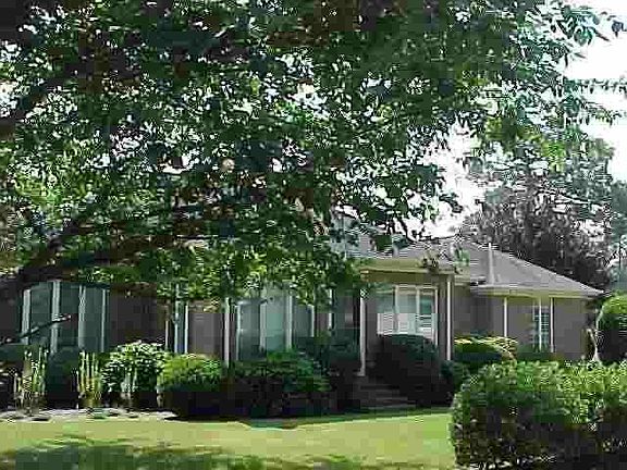 2nd image of 1415 Monticello Drive
