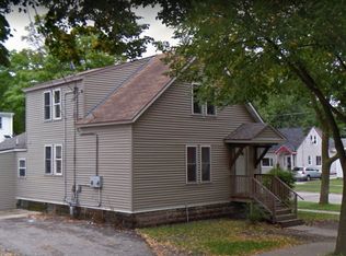 1031 Stuart St, Green Bay, WI 54301