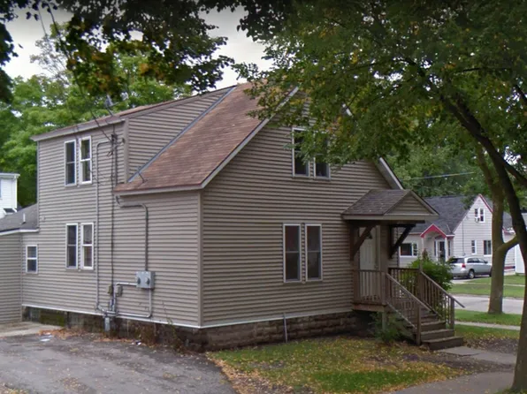 1031 Stuart St, Green Bay, WI 54301