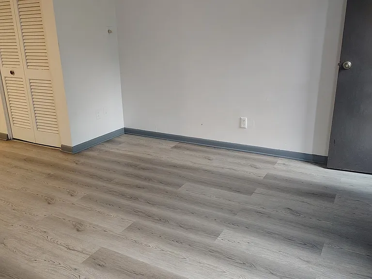 120 Vernon Ave #9 — Photo 10